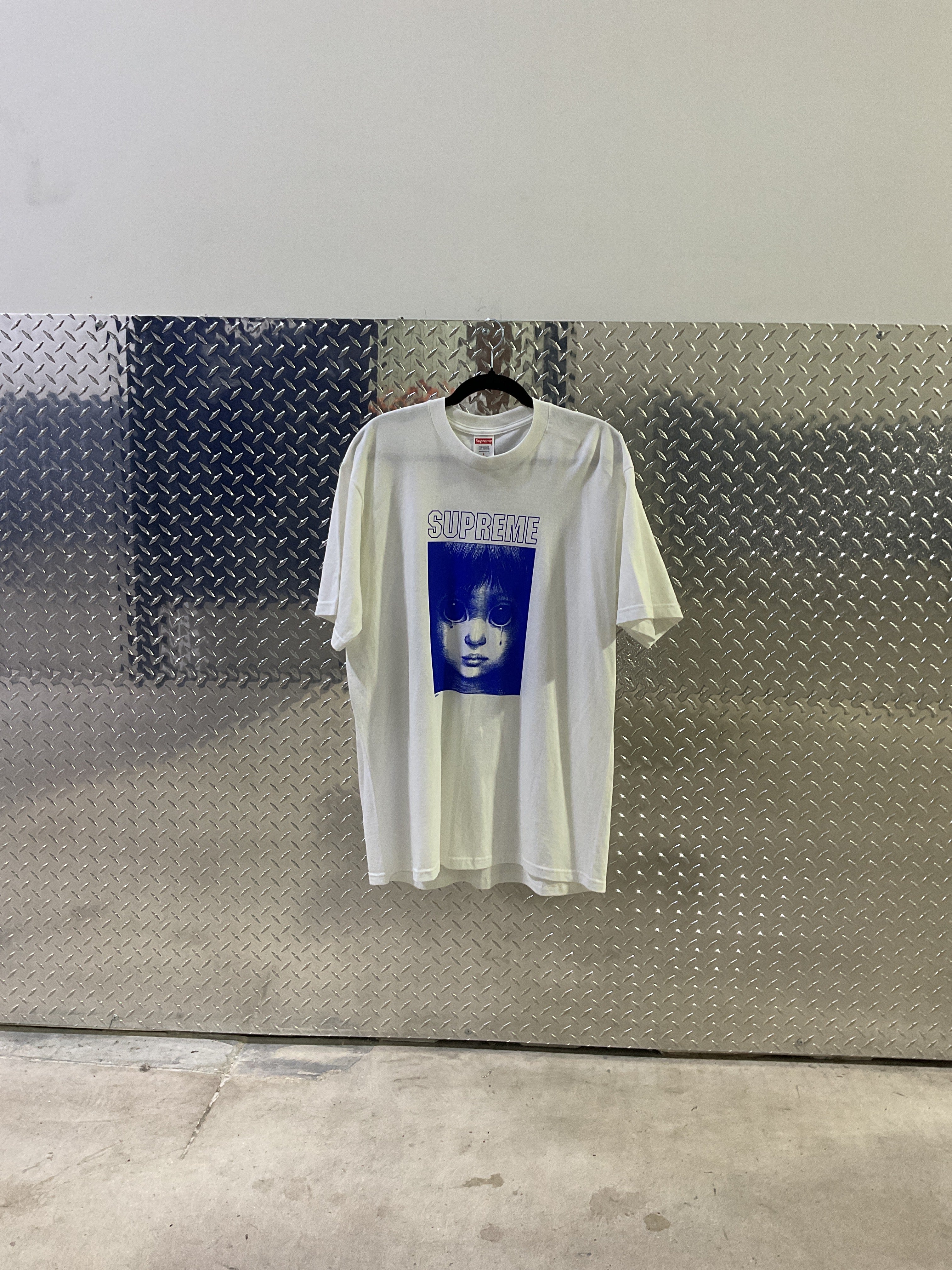 SUPREME TEE