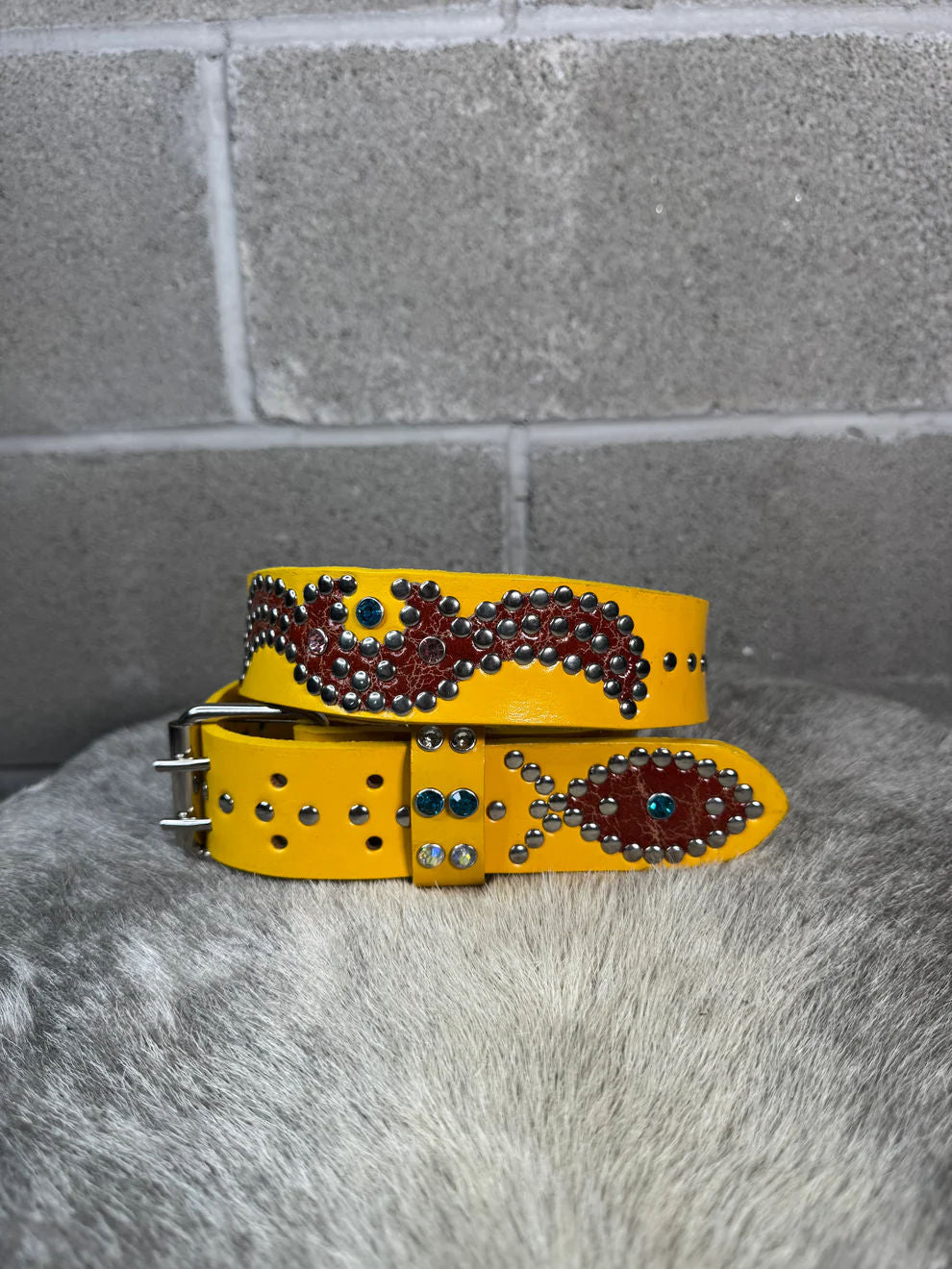 STUDDED YELLOW BELT