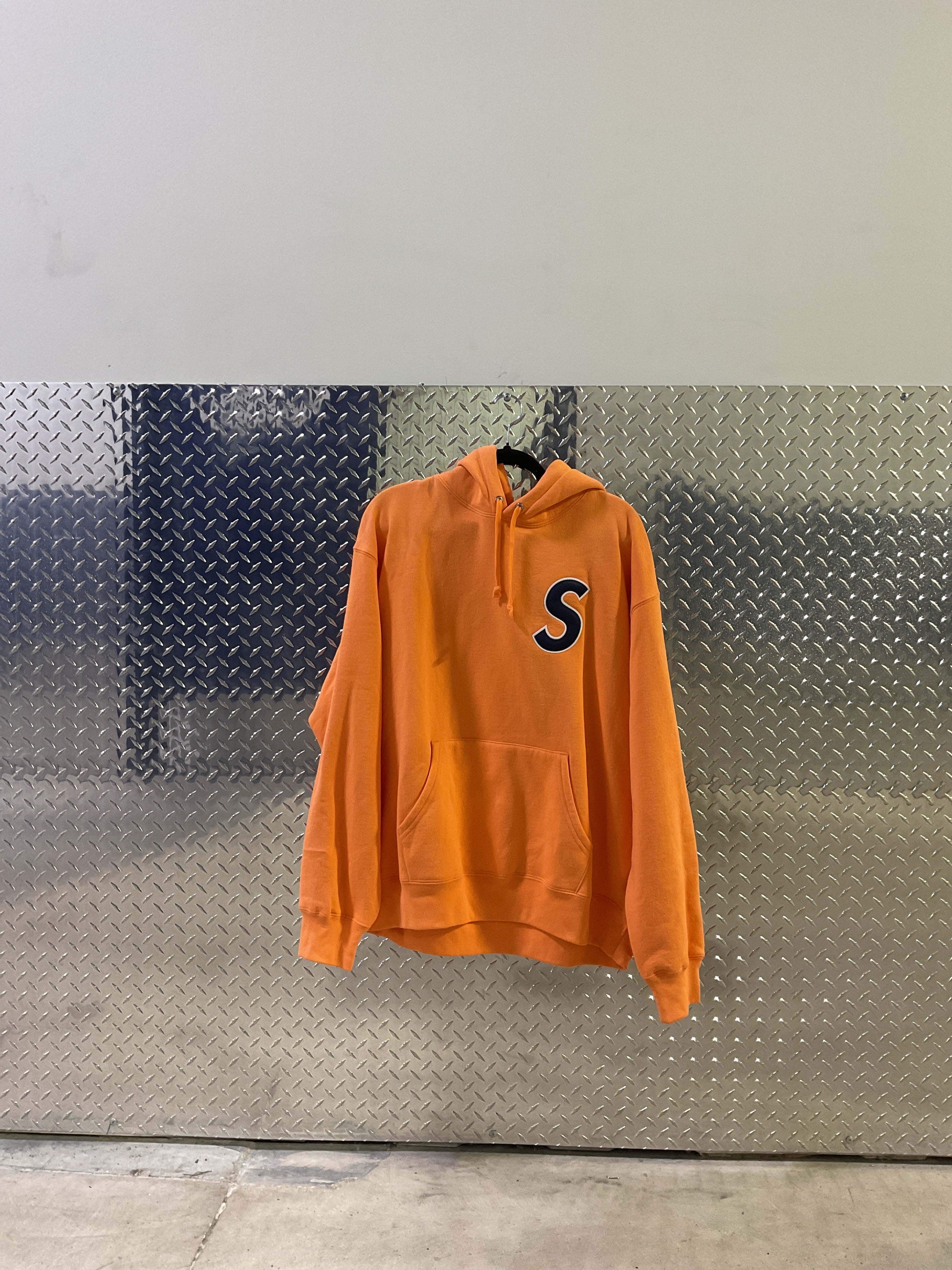 SIMPLE SUPREME HOODIE