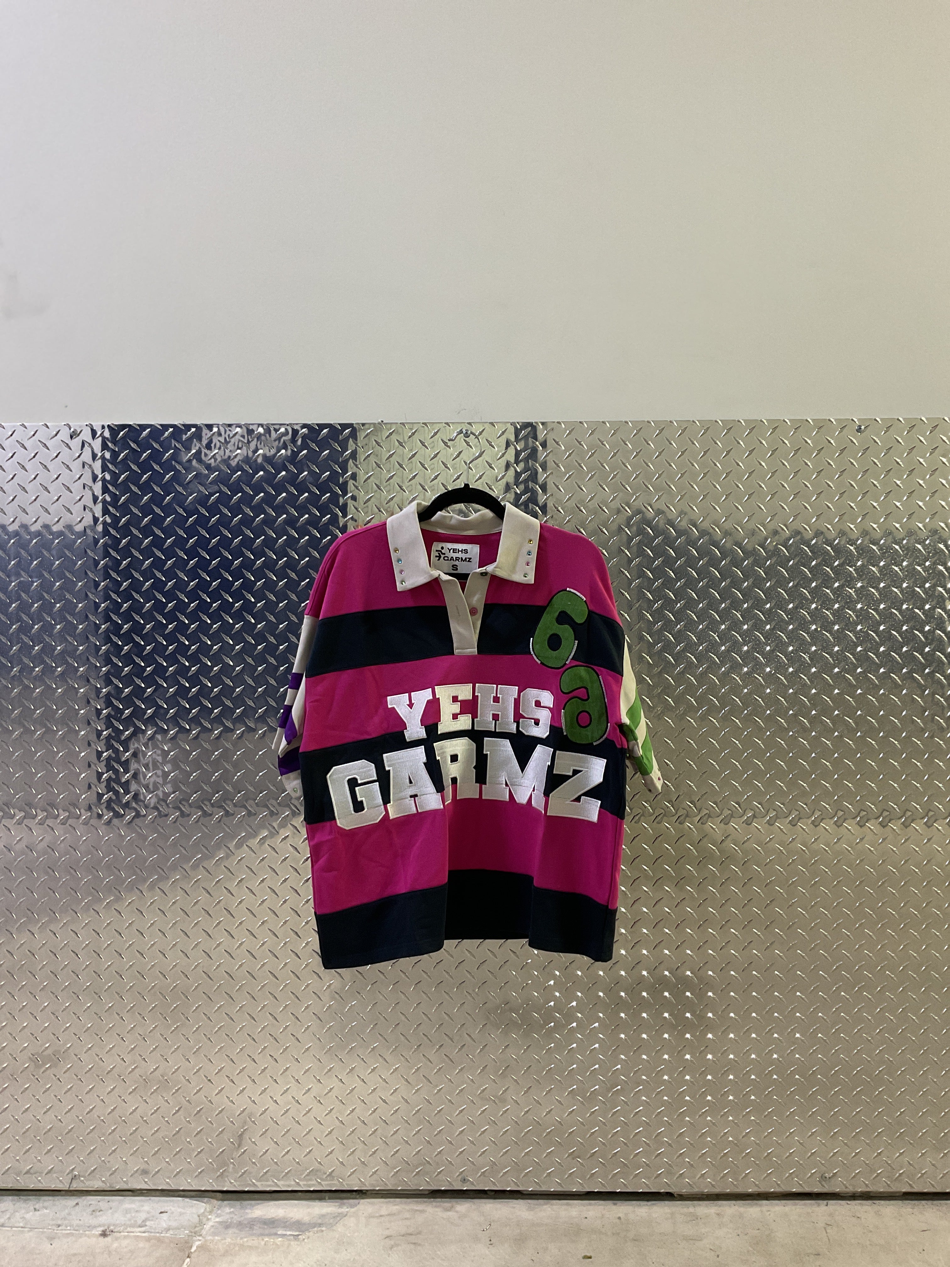 RHINESTONE STRIP COLLARED TEE