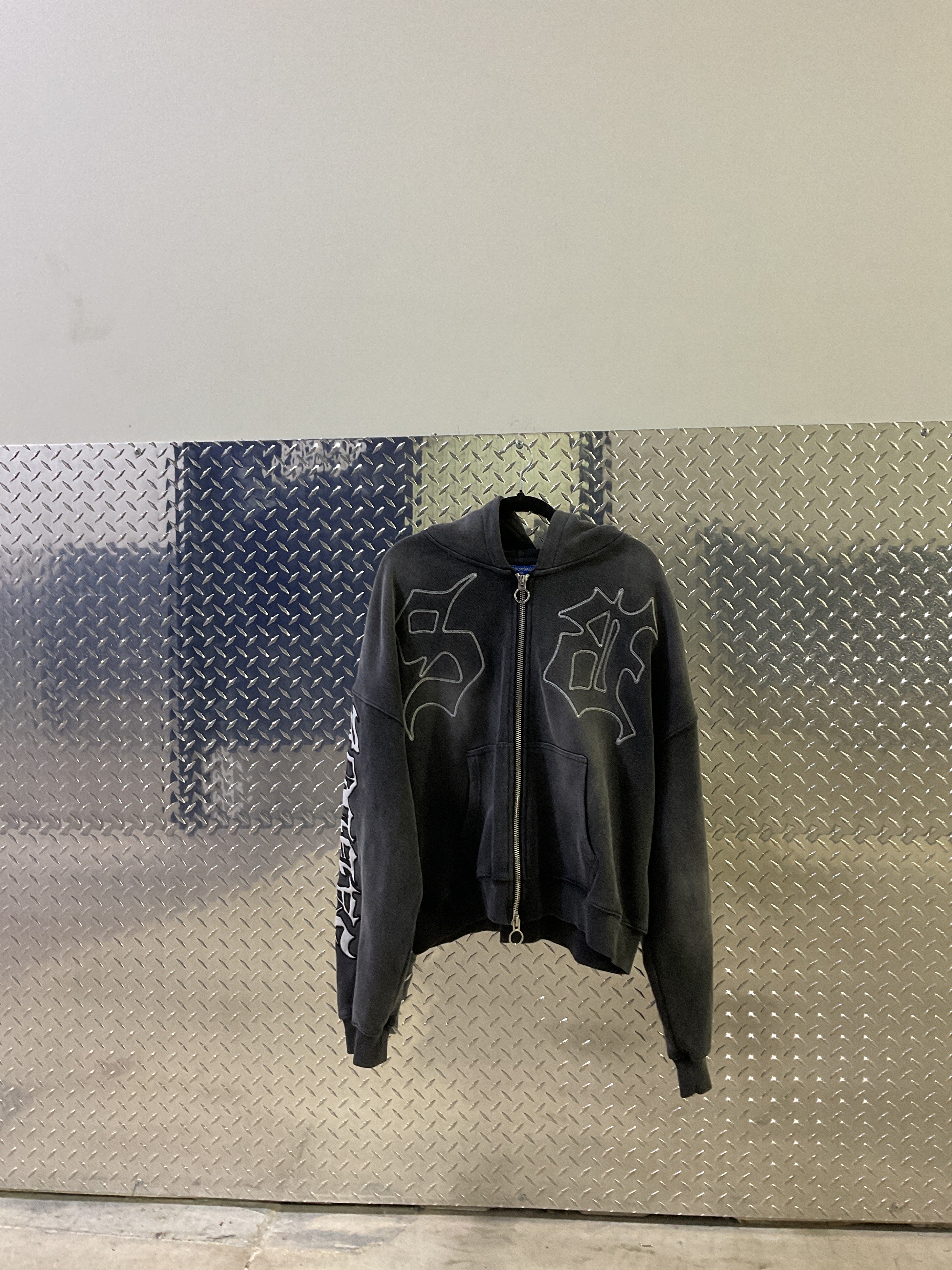 SB ZIP UP