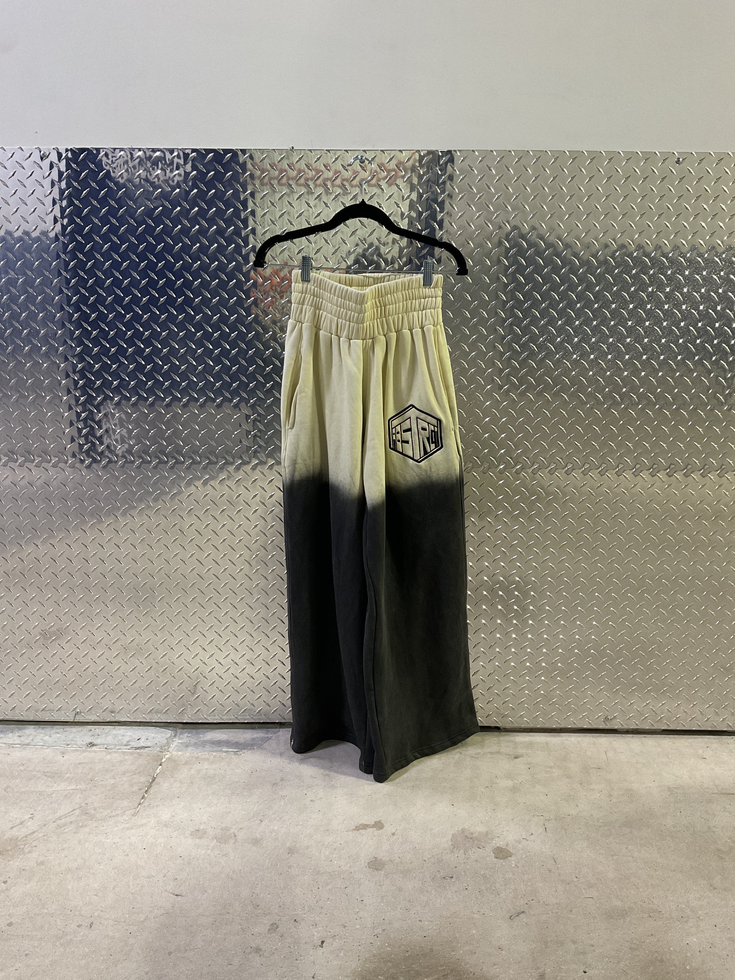 ABSTRCT GRADIENT SWEATS