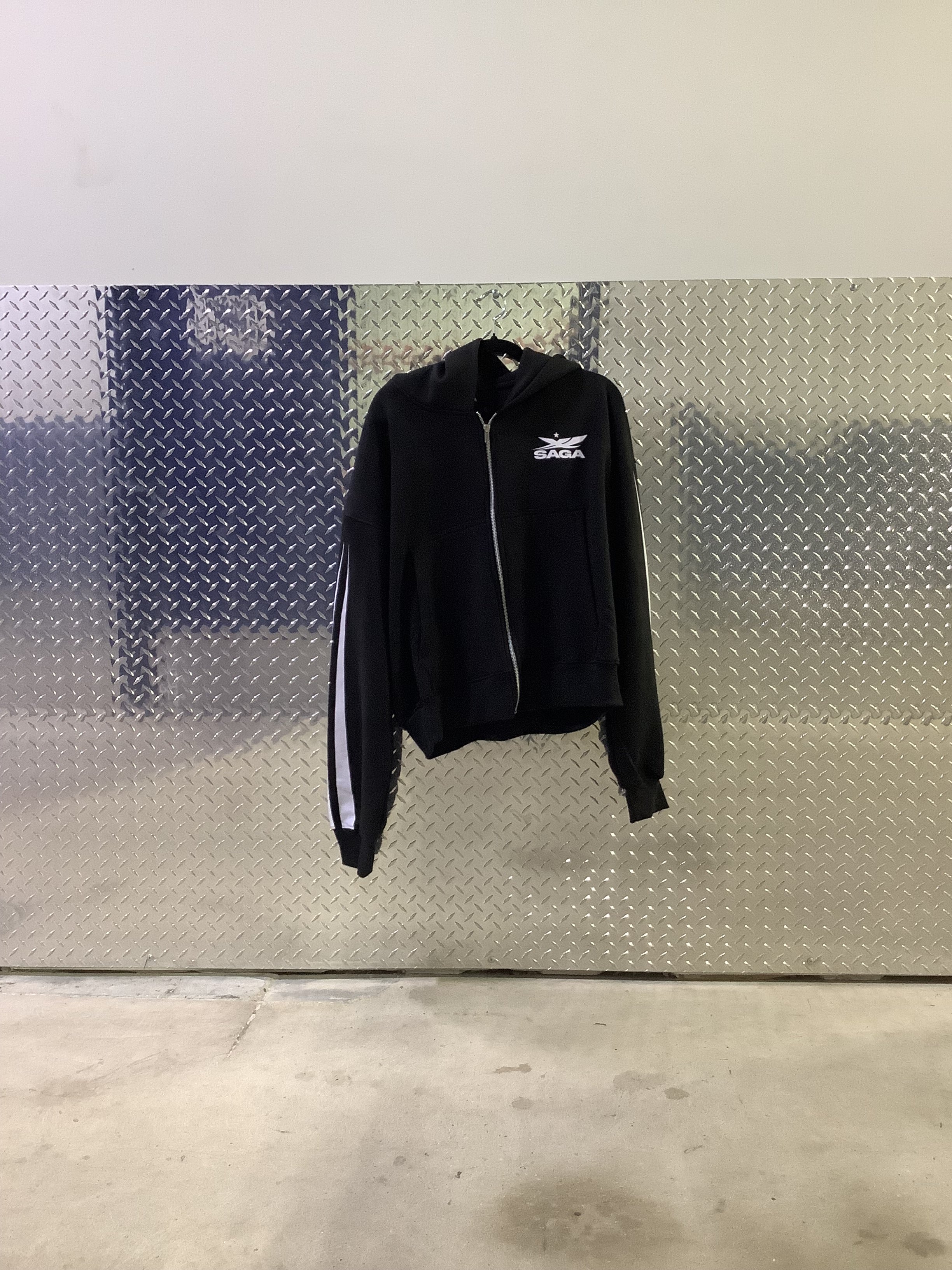 SAGA PLAIN ZIP UP