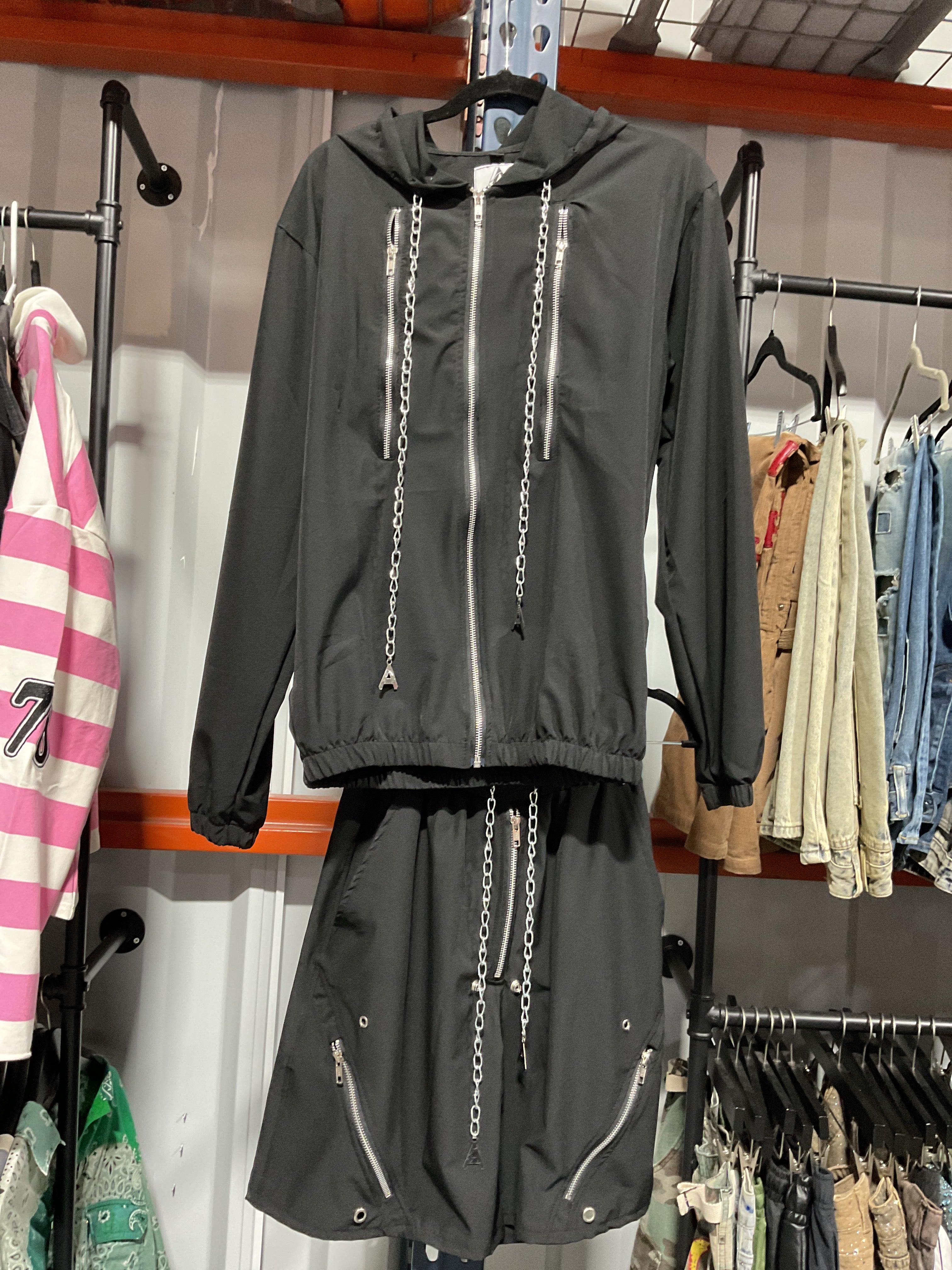 AV black windbreaker set